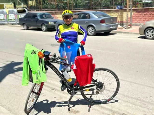 70 Yaşındaki Hasbi Aslan, Bisiklet Yarışında Birinci Oldu