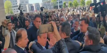 AKM'de Gergin Anlar: Özgür Özel’e Saldırı Girişimi