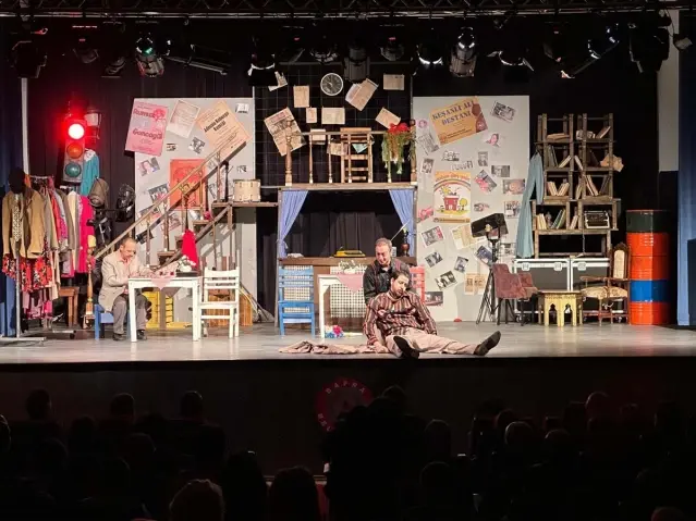 Bafra'da 'Kahvede Şenlik Var' Tiyatro Oyunu