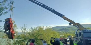 Baraj göletine düşen otomobildeki sürücü hayatını kaybetti