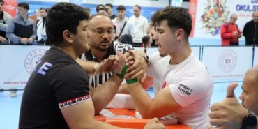 Bilek Güreşi Türkiye Şampiyonası Samsun'da Başladı