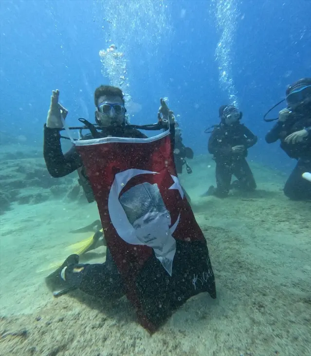 Dalgıçlardan Bayram Coşkusu - Son Dakika