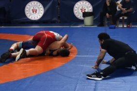 Okul Sporları Güreş Şampiyonası Düzce'de Tamamlandı