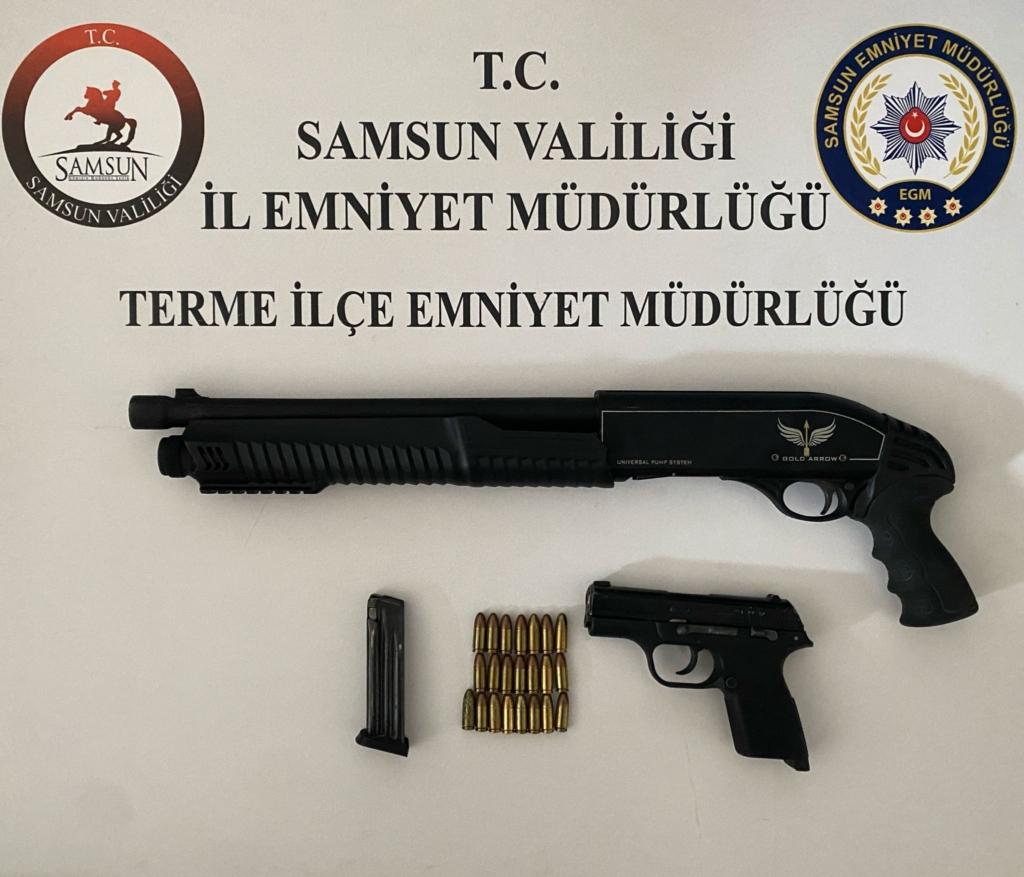 aa-20250429-37792220-37792219-termede-2-adet-ruhsatsiz-tabanca-ele-gecirildi.jpg