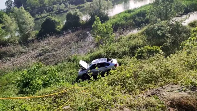 Samsun'da Otomobil Şarampole Uçtu: 2 Yaralı