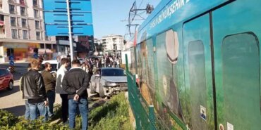 Samsun'da Tramvay ile Çarpışan Otomobilin Kazası