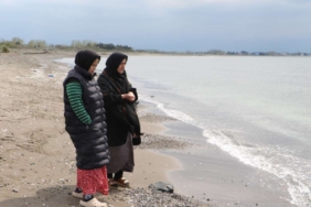 Samsun'da kayıp balıkçının eşi, 132 gündür sahilde umutla bekliyor