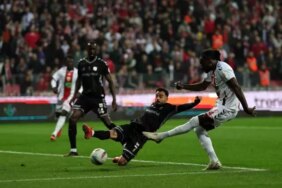 Samsunspor Evinde Önde - Son Dakika