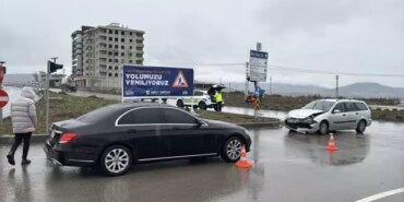 Atakum'da Trafik Kazası: 2 Yaralı