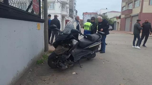Bafra'da Otomobil-Motosiklet Kazası: 2 Yaralı
