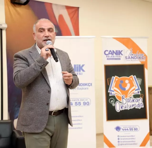 Başkan Sandıkçı: 'Eğitimin her aşamasında öğrencilerin yanındayız'