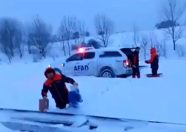 Bolu'da Kar Nedeniyle Yol Kapandı
