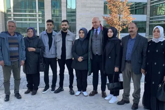 Eşi ile 2 kızını heyelan faciasında kaybeden anne: Saçlarının teline kadar adalet istiyorum