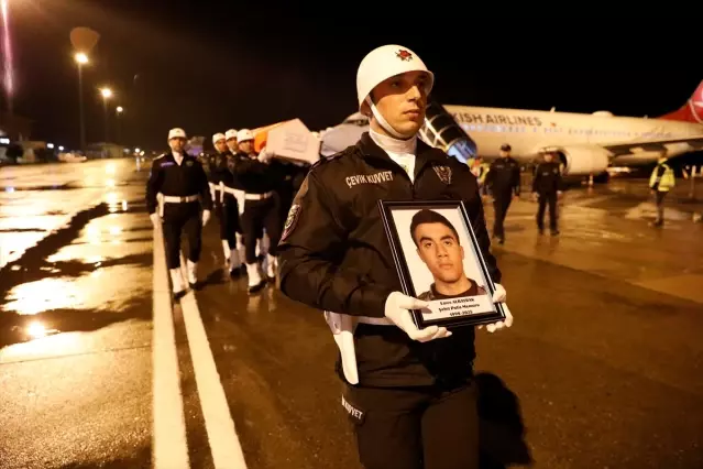 İstanbul'da narkotik operasyonunda şehit olan polis memuru Albayrak memleketi Samsun'da defnedildi