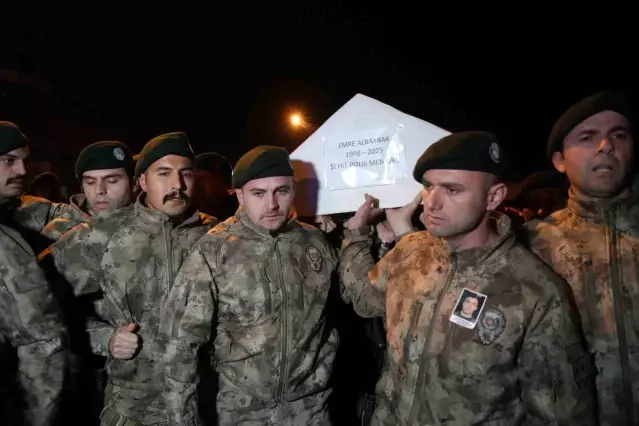 İstanbul'da şehit düşen polis memurunun naaşı Samsun'a getirildi