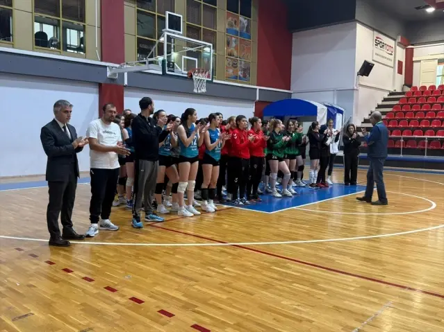 Köprülü Mehmet Paşa Lisesi Voleybol Şampiyonu