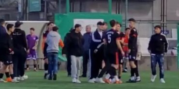 Küçücük çocuklar, öğretmenlerine tekme tokat saldırdı