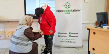 Öğrencilere Kış Hediyeleri Dağıtıldı - Son Dakika