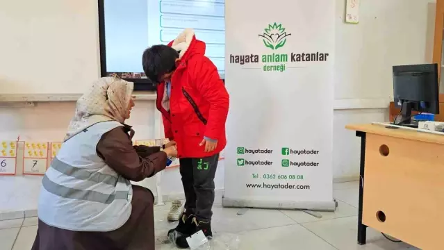 Öğrencilere Kış Hediyeleri Dağıtıldı - Son Dakika