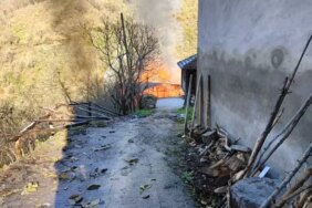 Salıpazarı'ndaki Yangında Bir Ev Küle Döndü