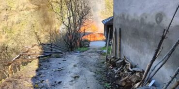 Salıpazarı'ndaki Yangında Bir Ev Küle Döndü