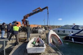 Samsun'da Alabora Olan Tekne Yeniden Denize Düştü