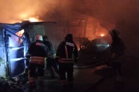 Samsun'da İnşaat Malzemeleri Deposunda Yangın