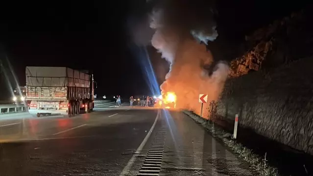 Samsun'da Lüks Otomobil Yangın Çıkardı