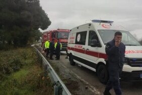 Samsun'da Otomobil Devrildi, Sürücü Yaralandı