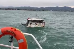 Samsun'da Sürüklenen Tekne Kıyıya Çekildi