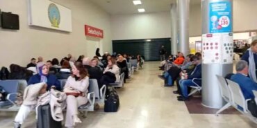 SunExpress Uçağı Martıya Çarptı, Sefer İptal Edildi