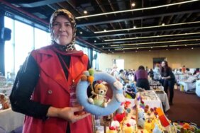 Yeğeninin alerjisi nedeniyle yaptığı küçük hediye, büyük bir emek hikayesine dönüştü