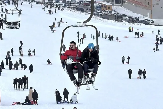 Akdağ Kayak Merkezi'nde sömestir bereketi