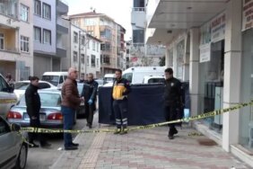 Bafra'da Darp Edilen Adam Apartman Girişinde Ölü Bulundu