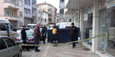Bafra'da Darp Edilen Adam Apartman Girişinde Ölü Bulundu