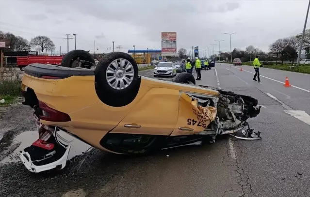 Bafra'da Otomobil Devrildi: Sürücü Yaralandı