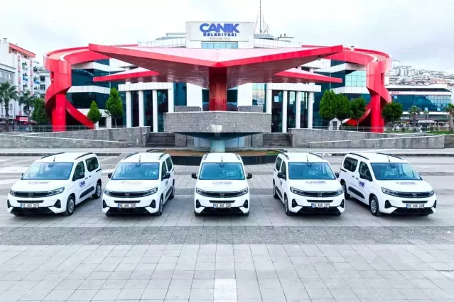 Başkan Sandıkçı: 'Araç filomuzun gücüne güç katıyoruz'