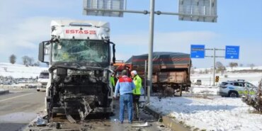 Havza'da Tır ve Kamyon Çarpıştı: 2 Yaralı