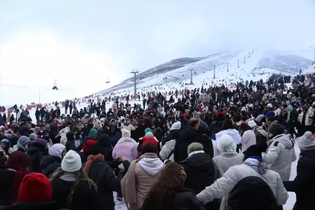 Ladik'te 1 Ton Hamsi İkramı