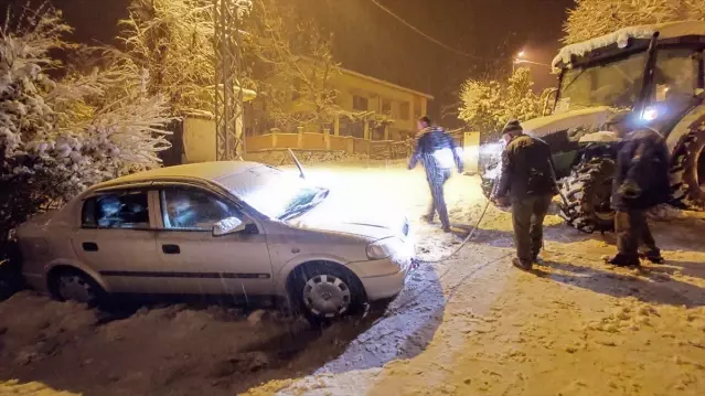 Samsun'da Kar Yağışı Mahsur Kaldı