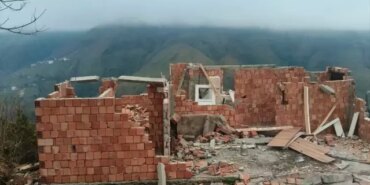 Samsun'da Kuvvetli Rüzgar İnşaatı Vurdu