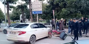 Samsun'da Motosiklet Otomobile Saplandı - Son Dakika