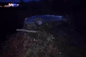 Samsun'da Otomobil Şarampole Yuvarlandı: 3 Yaralı