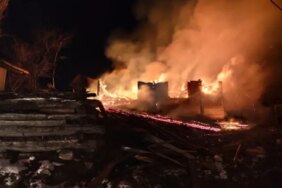 Samsun'da Yangın: 2 Ahşap Ev Yandı