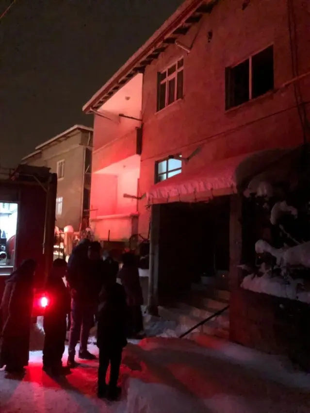 Samsun'da Yangın: Engelli Hastaneye Kaldırıldı