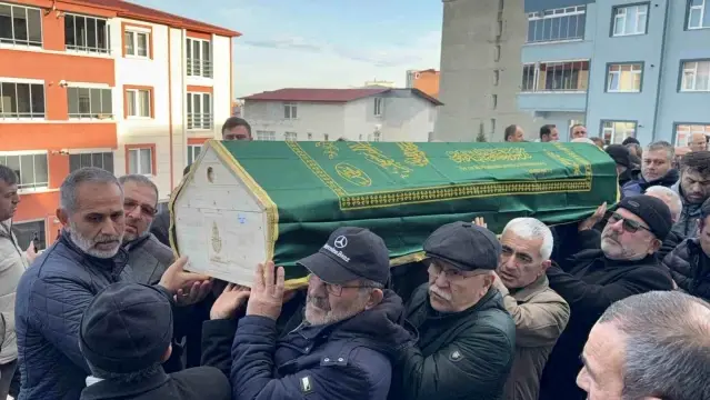 Üniversite Öğrencisi Berkay Uyar Son Yolculuğuna Uğurlandı