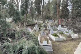 Alaçam Mezarlığında Fırtına Hasarı - Son Dakika