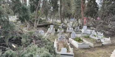 Alaçam Mezarlığında Fırtına Hasarı - Son Dakika