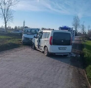Bafra'da Trafik Kazası: 2 Yaralı