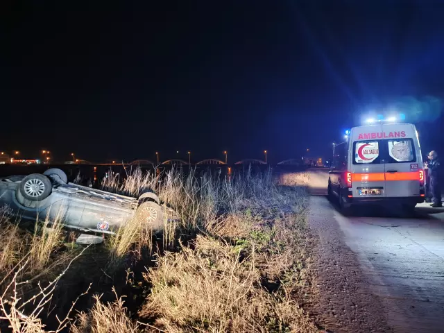 Görüştüğü kadının eşi tarafından kovalanırken kaza yaptı